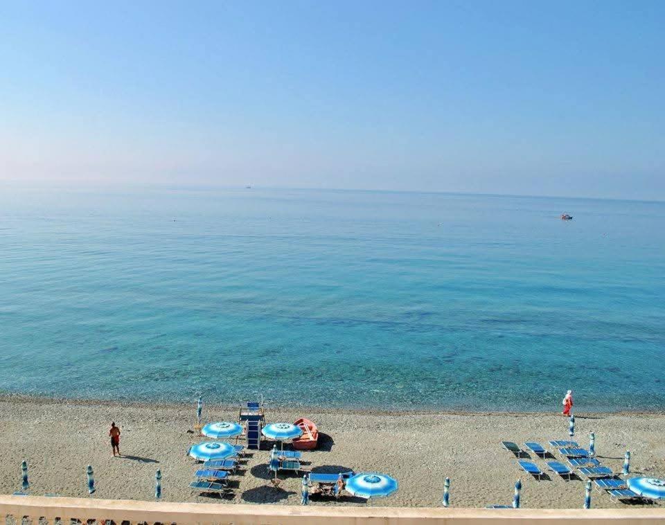 Hotel Savoy Varazze Kültér fotó