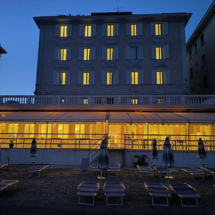 Hotel Savoy Varazze Kültér fotó